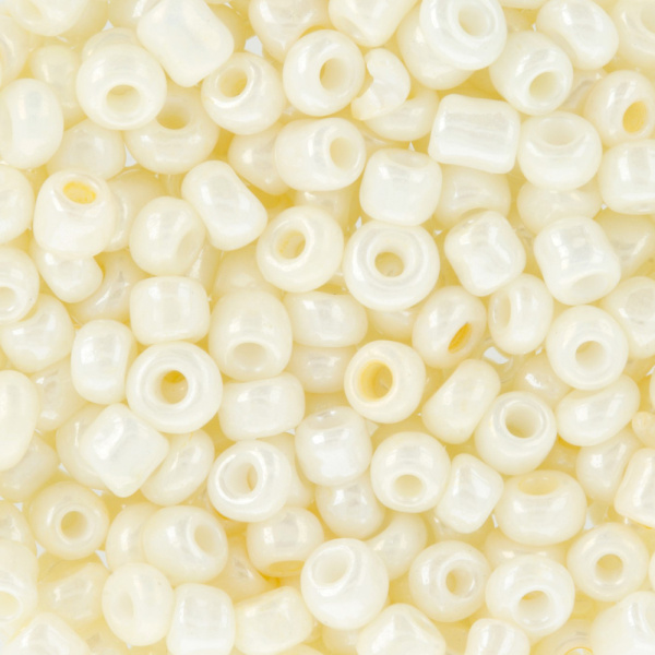 Бисер т.кремовый 3мм 10гр непрозрачный перламутровый (0961-0979)