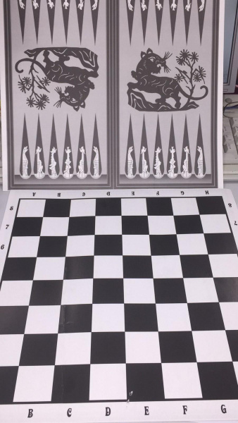 Игра Поле для шахмат/шашек/нард (картон)