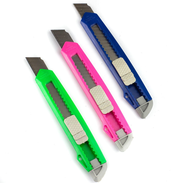 Нож канцелярский большой 18мм