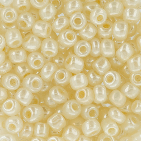 Бисер бежевый 3мм 10гр